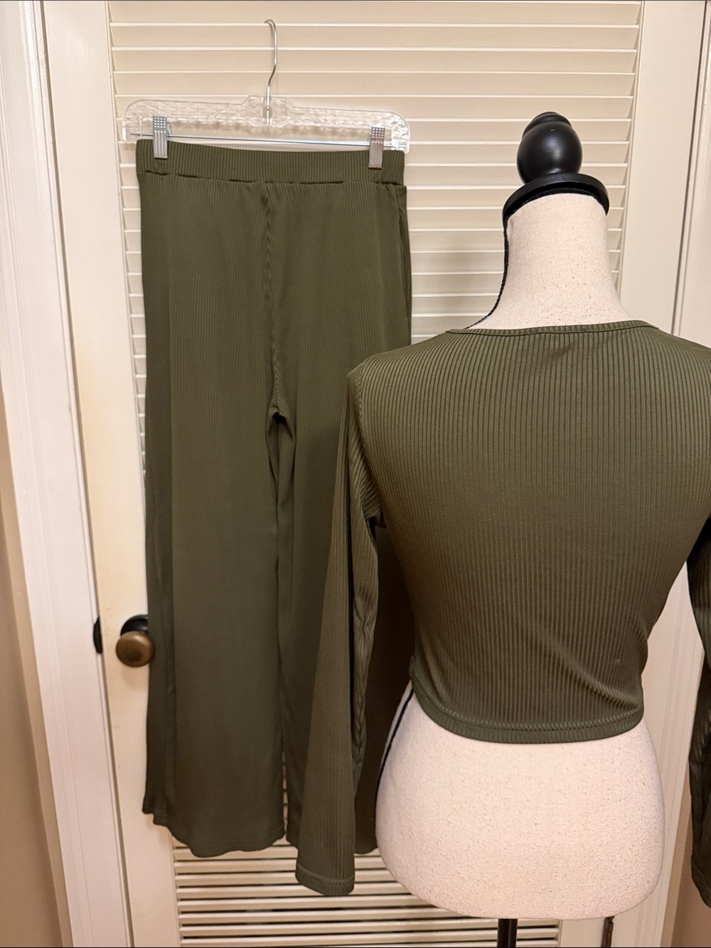 Ekouaer Lounge Set for Women: 2 Piece Ribbed Knit Outfit in Army Green, Size Med - Picture 12 of 15